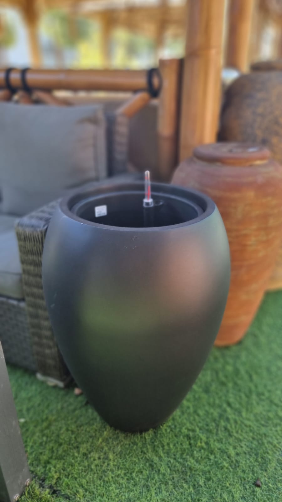 Light Cocoon Pot (Self Watering)